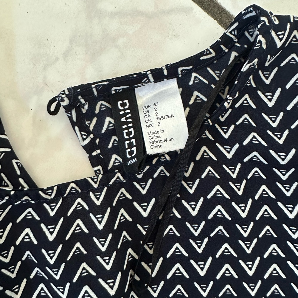 H&M blouse - Picture 2 of 3